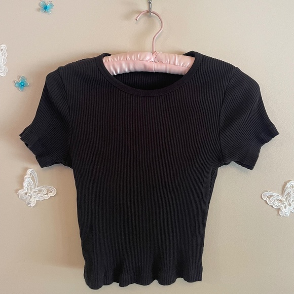 Uniqlo Stretchy Black Crop Top - Picture 1 of 4